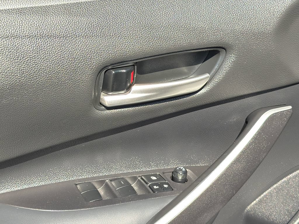 Used 2025 Toyota Corolla SE FWD image 18