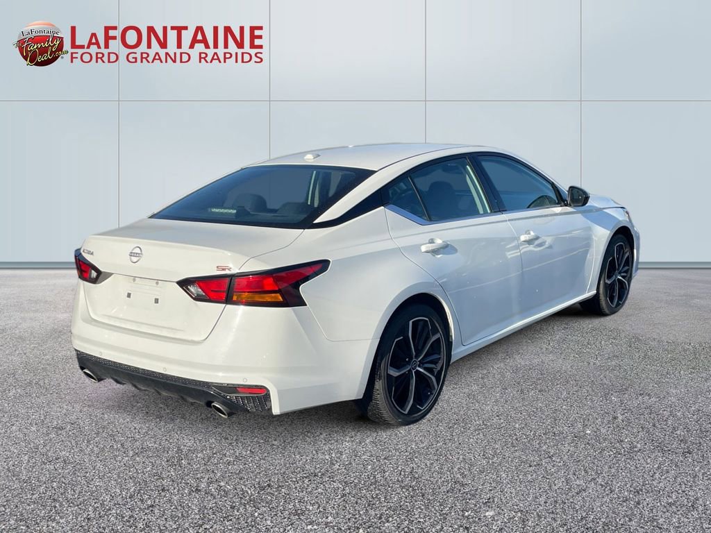 Used 2025 Nissan Altima 2.5 SR FWD image 7