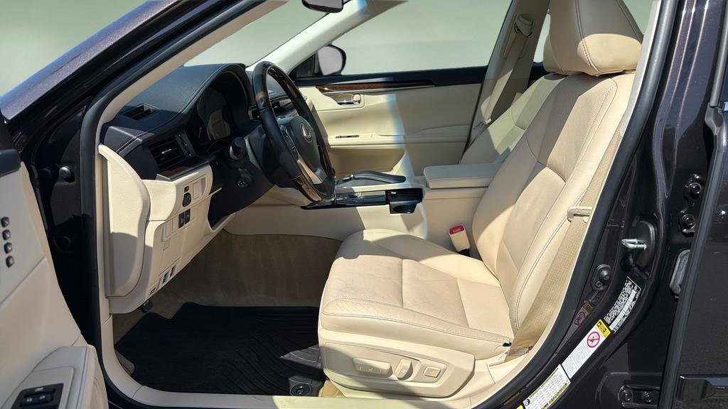 Used 2014 Lexus ES 350 w/ Luxury Package FWD image 11