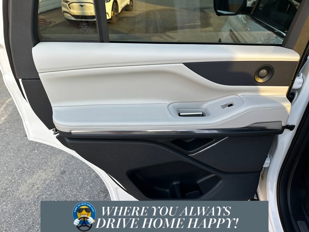 New 2026 Lincoln Navigator Premiere image 26