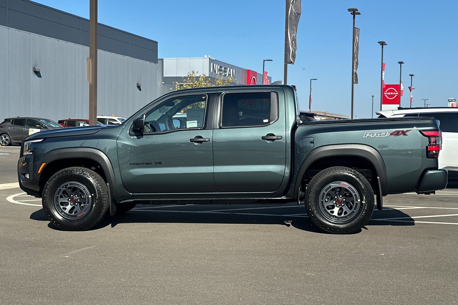 New 2027 Nissan Frontier PRO-4X w/ Pro Premium Package AWD/4WD image 7