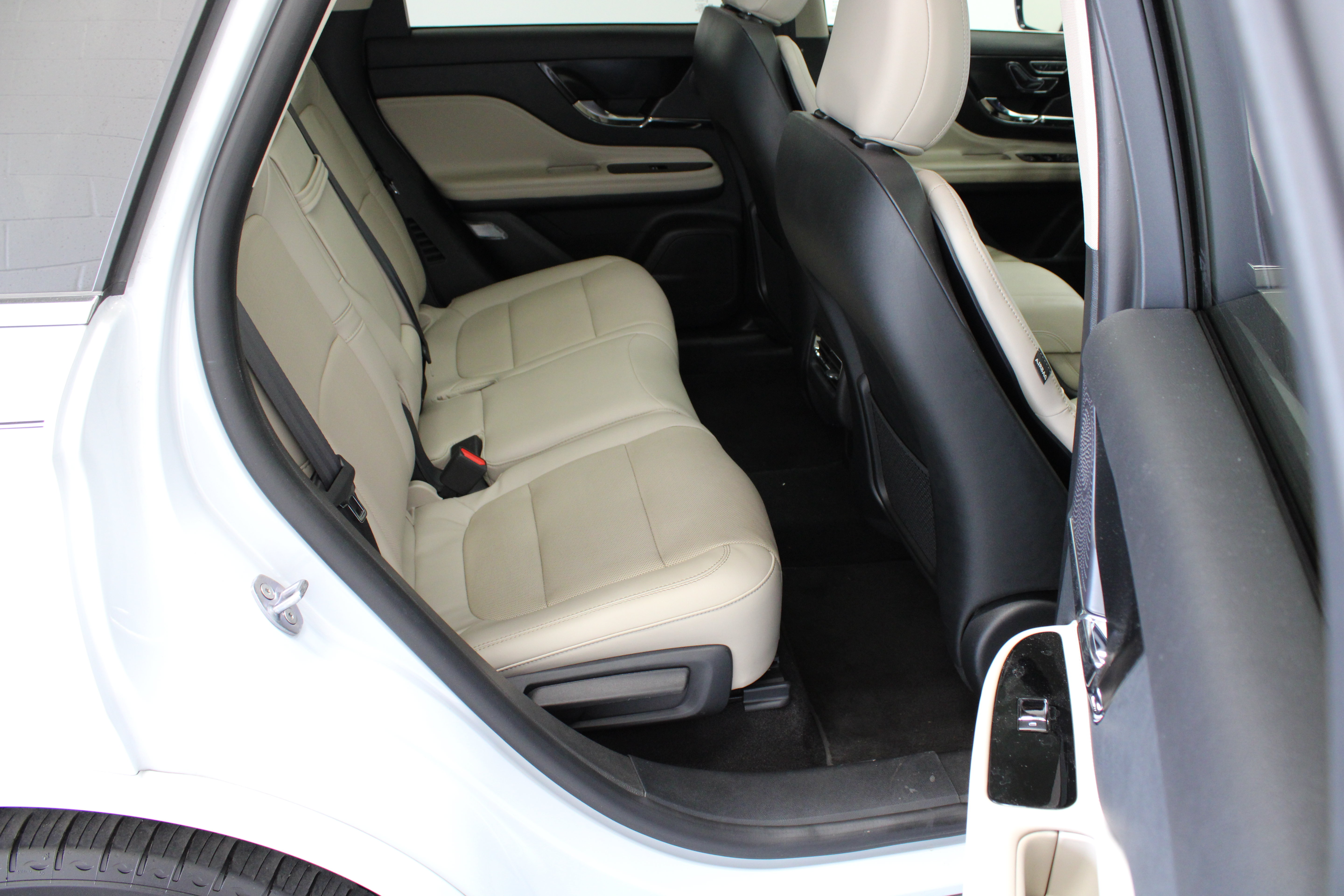 Used 2025 Lincoln Corsair Grand Touring AWD/4WD image 36