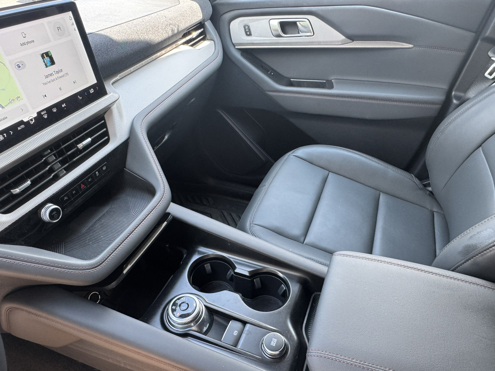 Used 2025 Ford Explorer Active w/ Active Comfort Package RWD image 34
