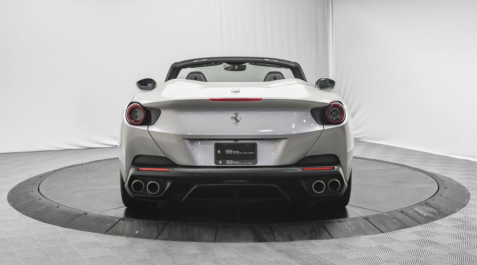 Used 2019 Ferrari Portofino image 7