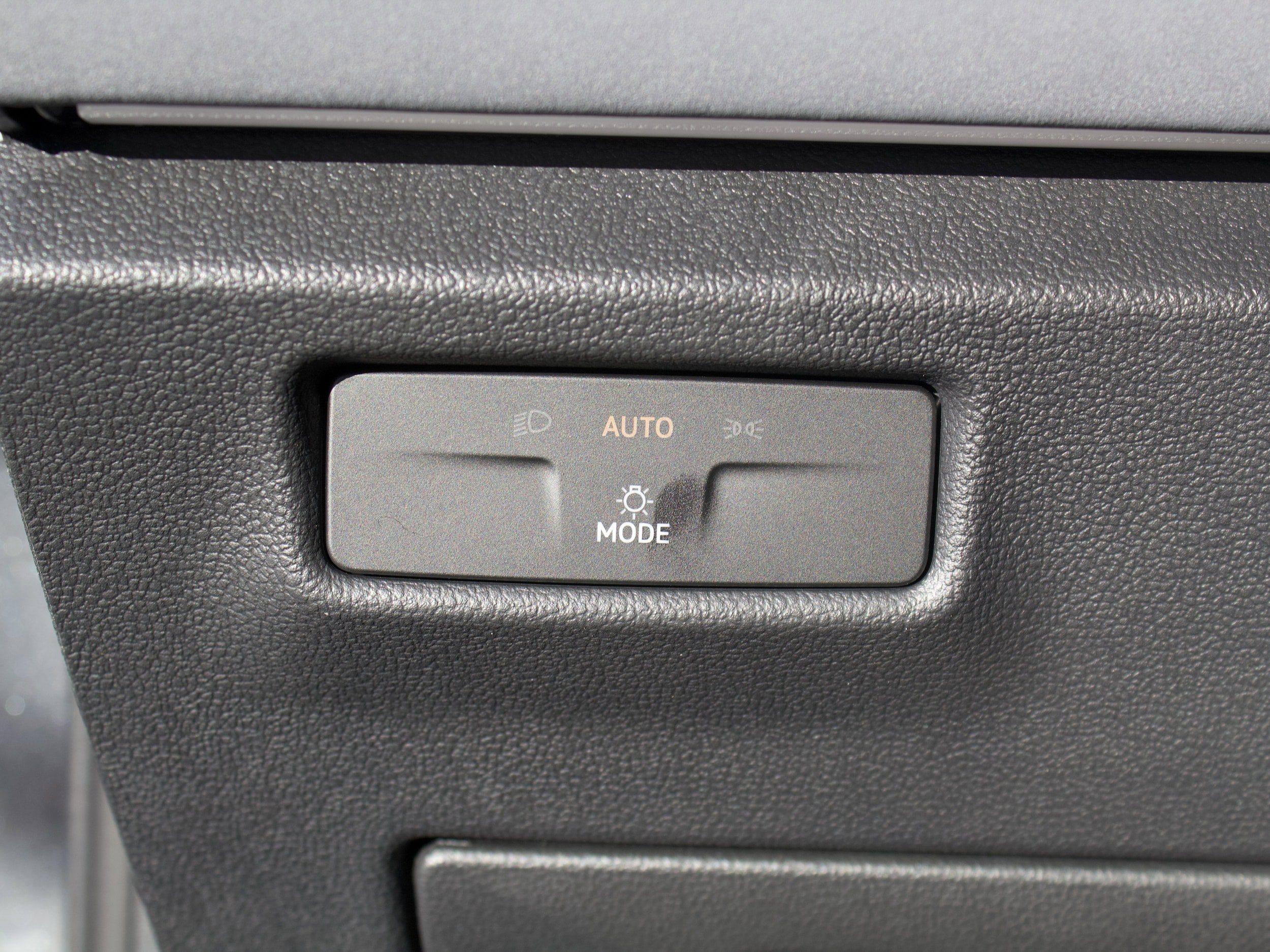 New 2026 Volkswagen Tiguan SE AWD/4WD image 15