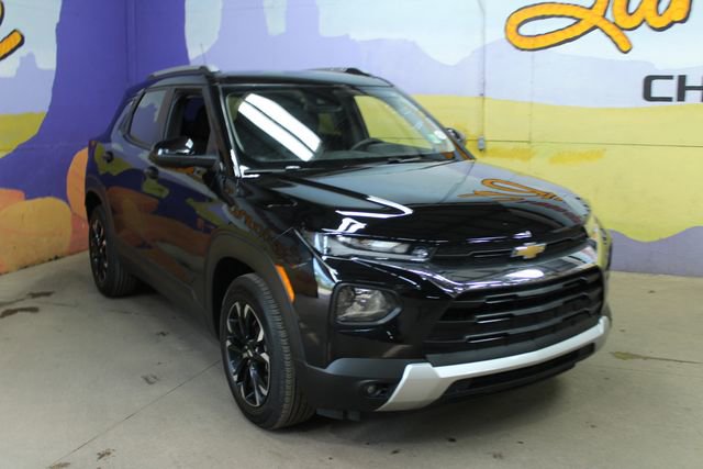 Used 2022 Chevrolet TrailBlazer LT w/ Convenience Package FWD image 4