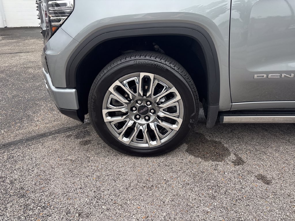 Used 2025 GMC Sierra 1500 Denali Ultimate AWD/4WD image 6
