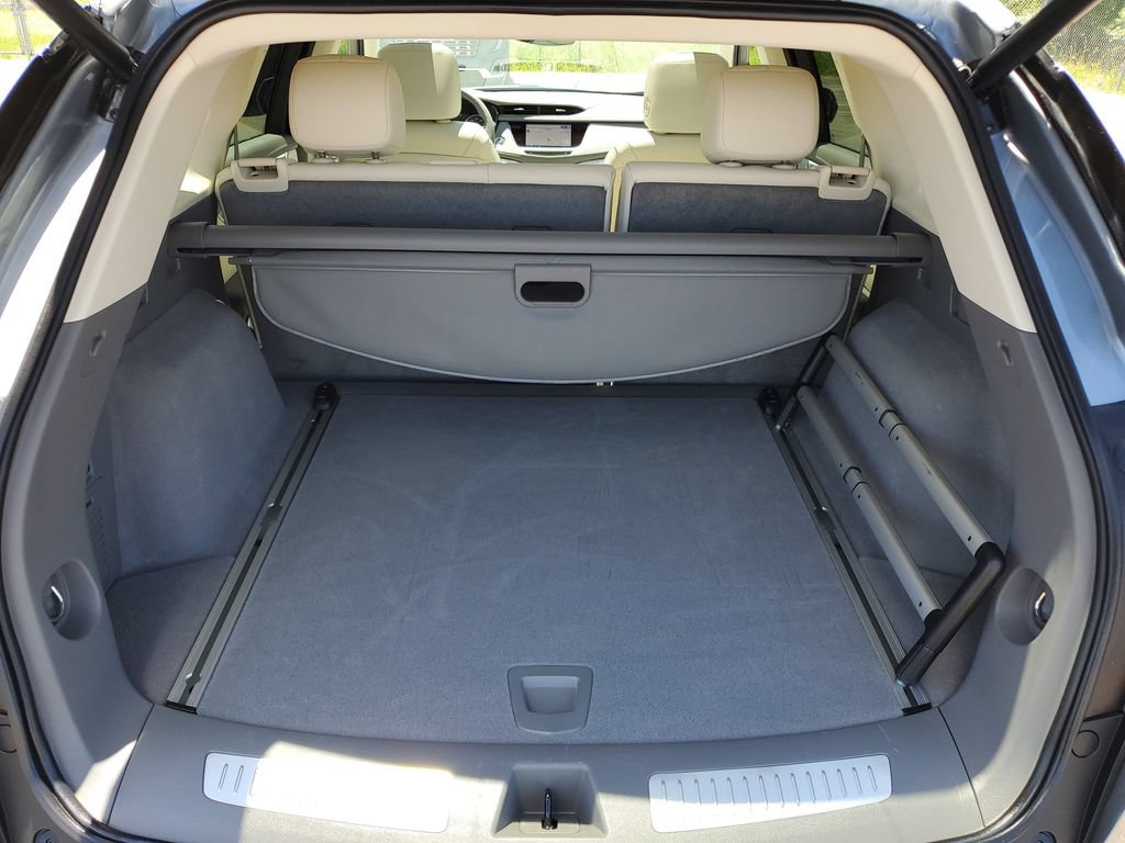 Certified 2024 Cadillac XT5 Premium Luxury w/ LPO, Floor Liner Package FWD image 28