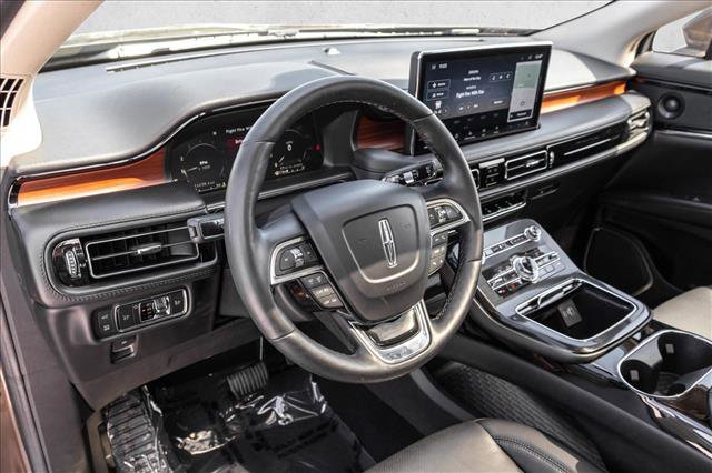 Used 2022 Lincoln Nautilus Reserve w/ Luxury Package AWD/4WD image 10