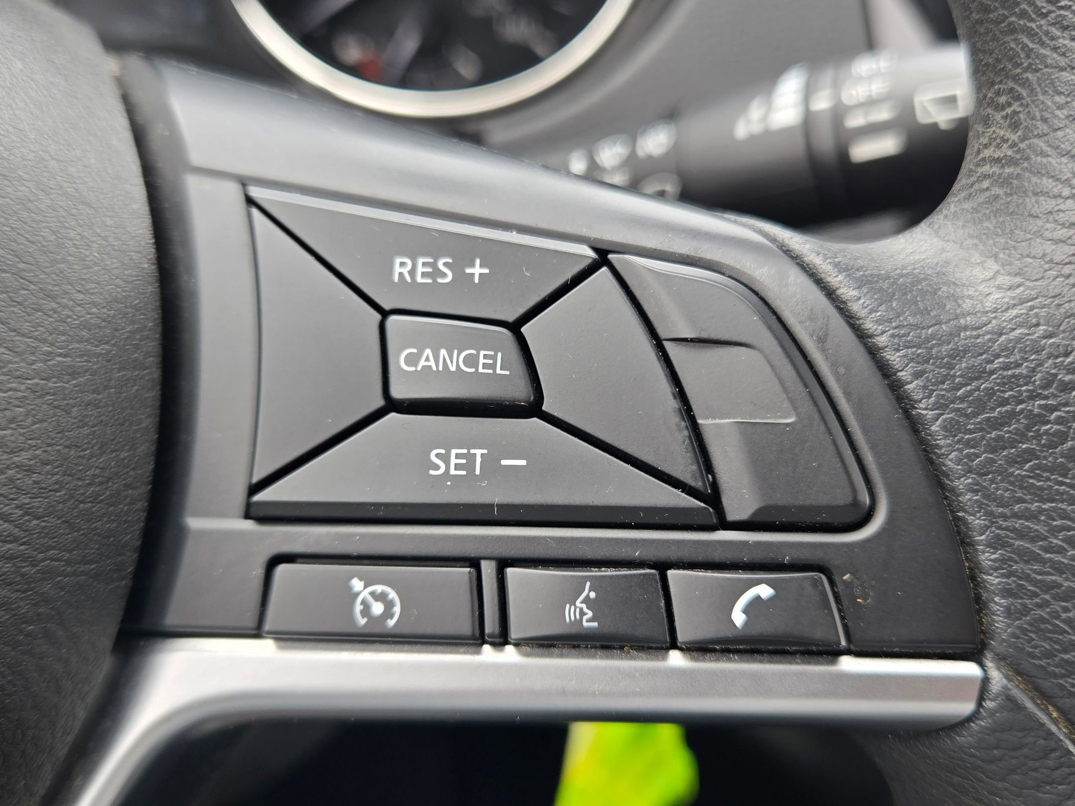 Used 2022 Nissan Rogue Sport S image 25