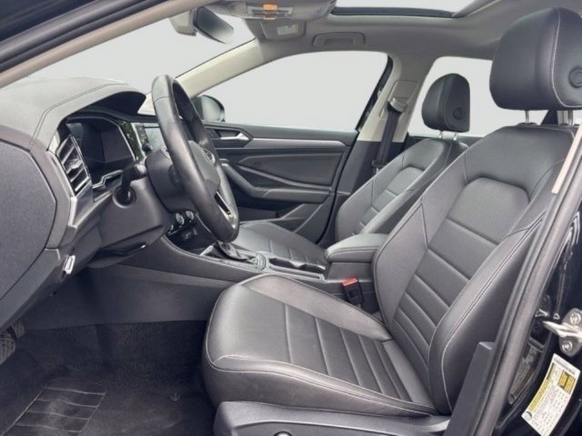 Used 2024 Volkswagen Jetta SE FWD image 10