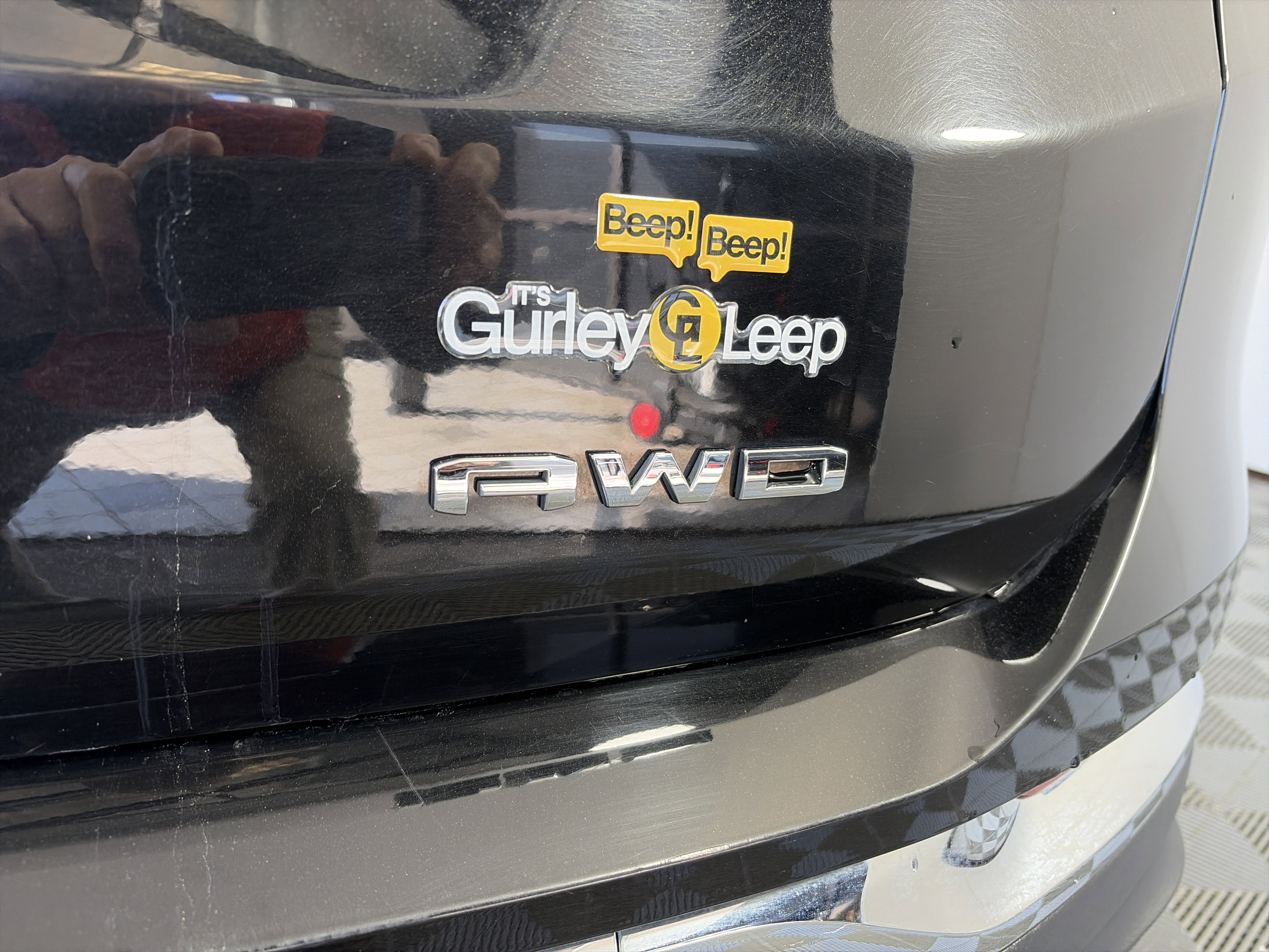 Used 2023 GMC Terrain SLT image 17