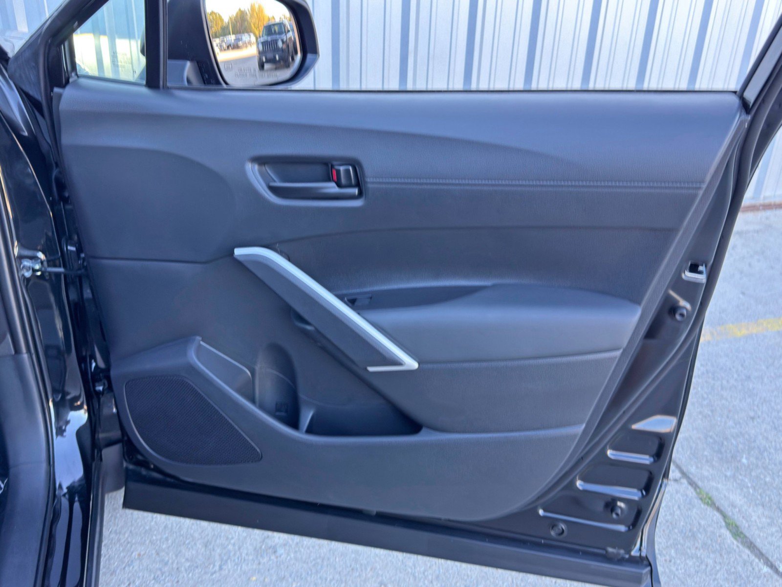 Used 2025 Toyota Corolla Cross AWD Hybrid image 38