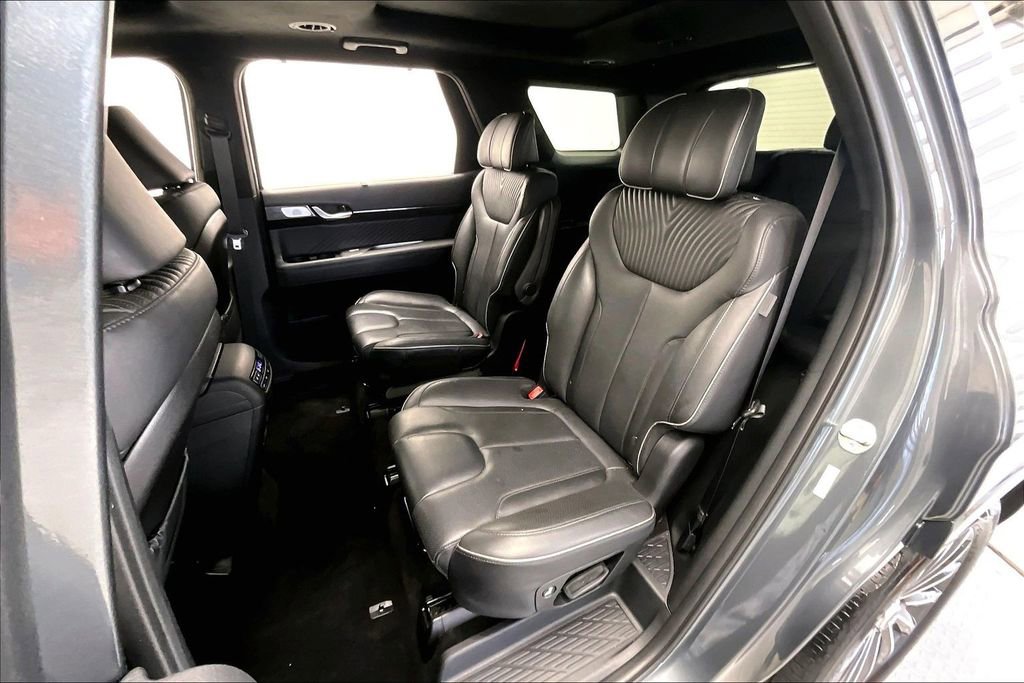 Used 2023 Hyundai Palisade Calligraphy w/ Cargo Package image 27