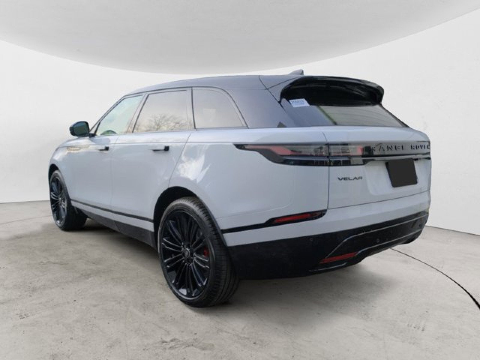New 2025 Land Rover Range Rover Velar Dynamic SE image 3