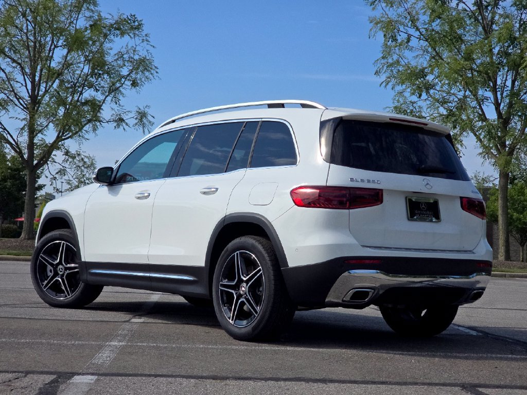 New 2026 Mercedes-Benz GLB 250 4MATIC image 14