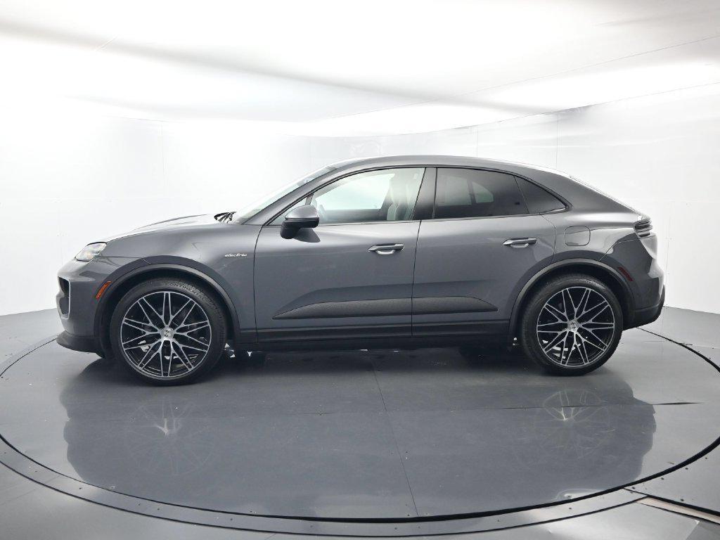 Certified 2025 Porsche Macan Electric RWD image 2