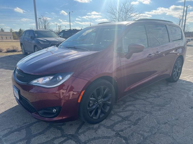 Used 2020 Chrysler Pacifica Touring-L image 2