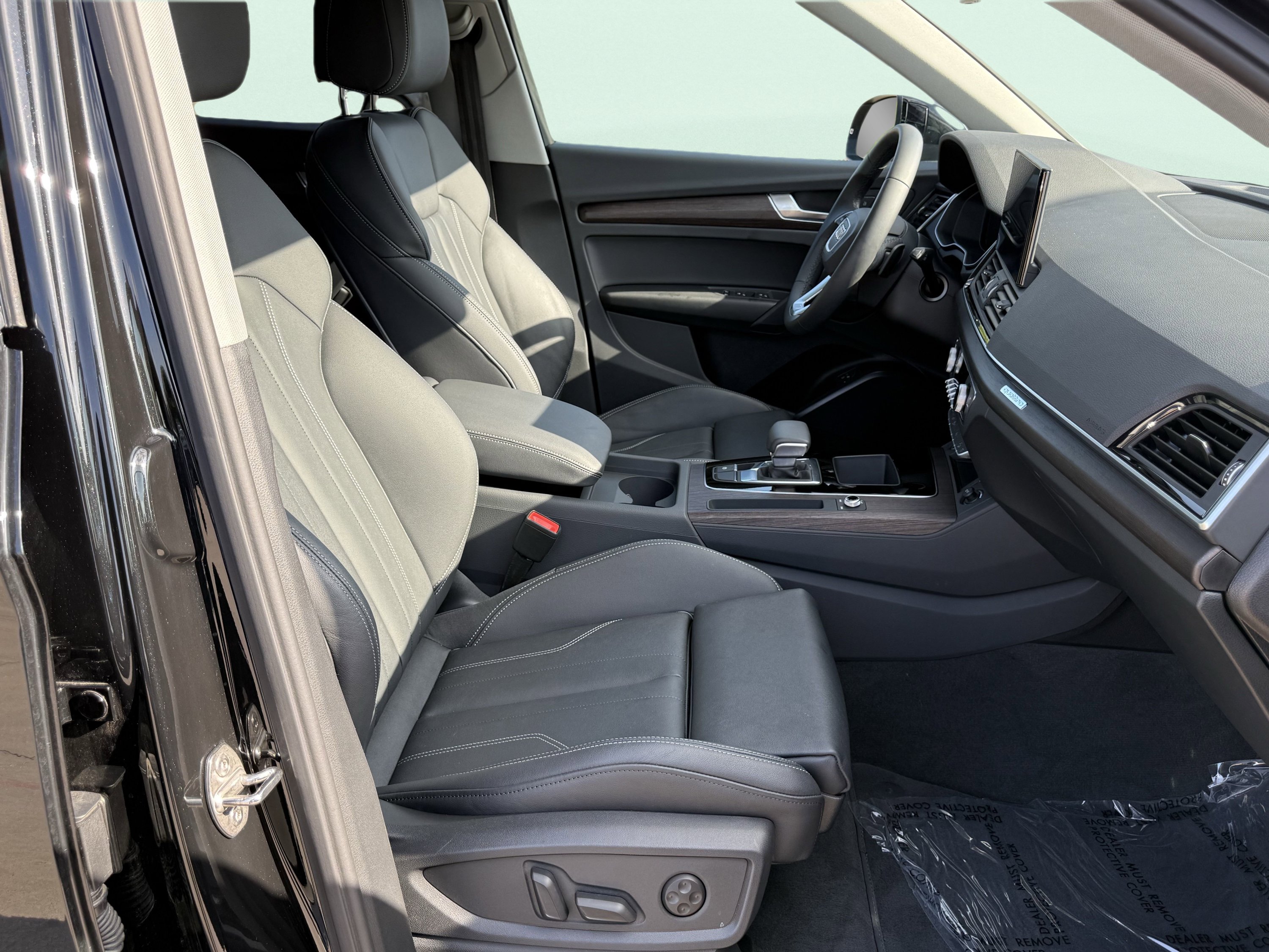 Used 2024 Audi Q5 e Premium w/ Convenience Package AWD/4WD image 45
