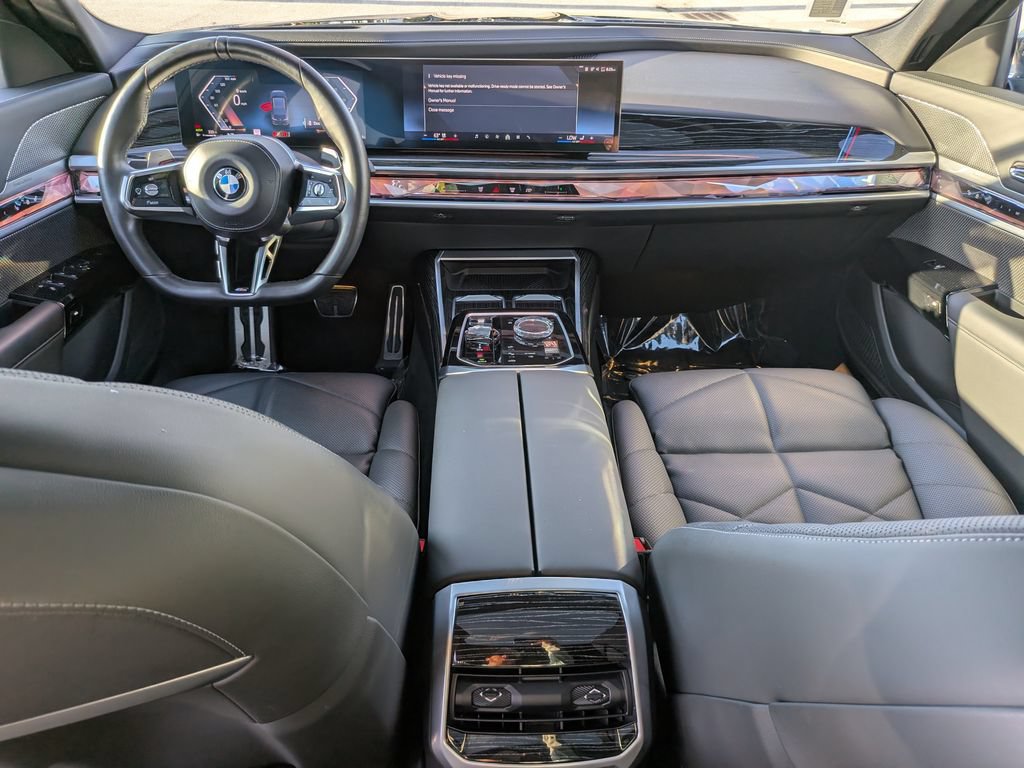 Used 2023 BMW 740i RWD image 12