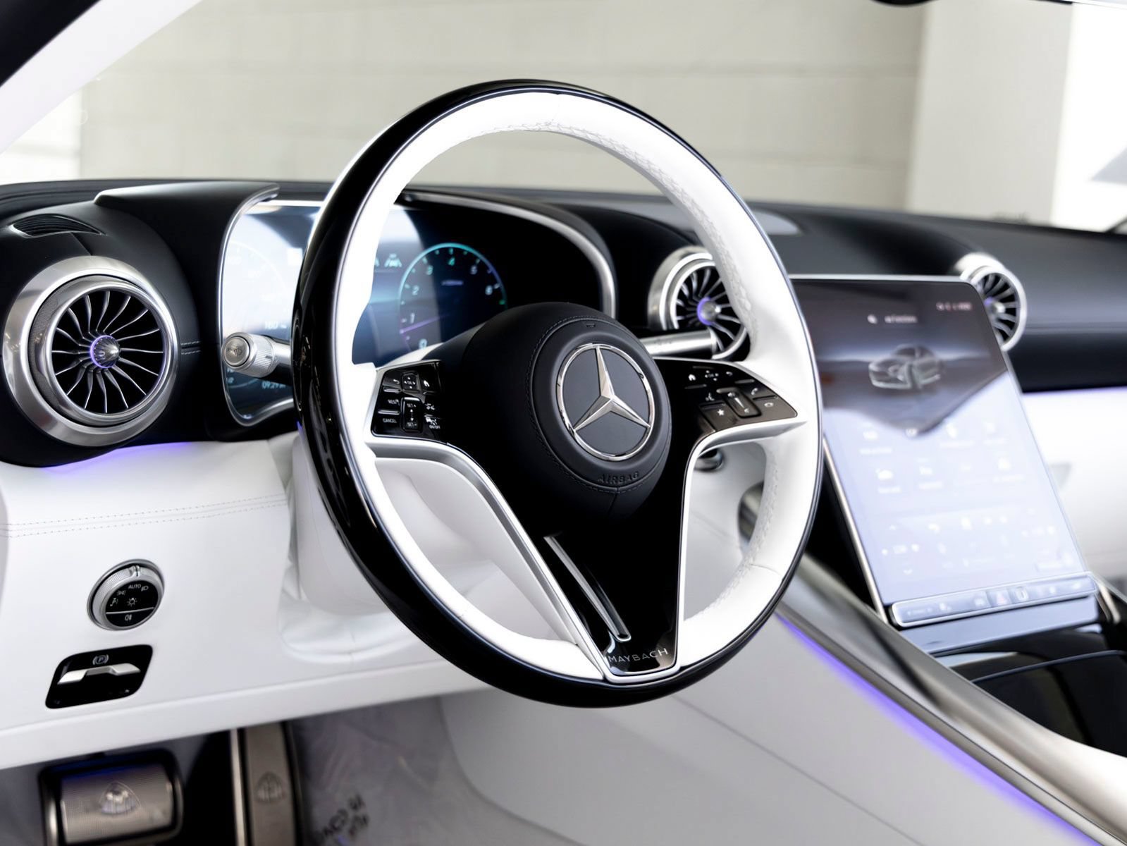 New 2026 Mercedes-Benz Maybach SL 680 image 19