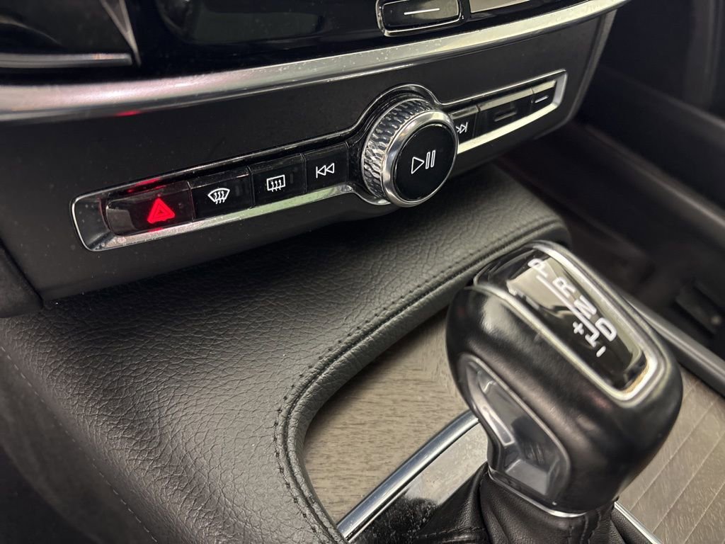 Used 2018 Volvo V90 T6 Cross Country w/ Convenience Package image 35