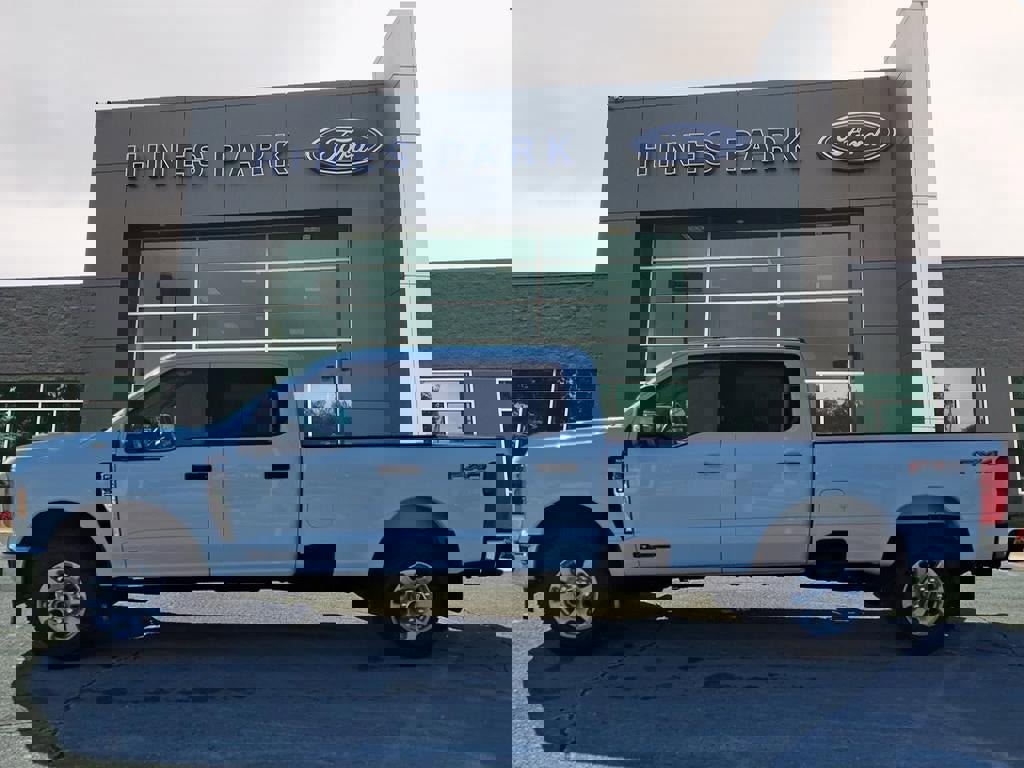 Certified 2024 Ford F350 XLT w/ FX4 Off-Road Package image 4