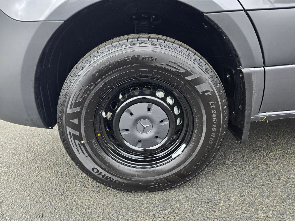 New 2025 Mercedes-Benz Sprinter 2500 image 10