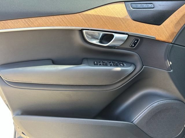 Certified 2023 Volvo XC90 B6 Plus w/ Protection Package Premier AWD/4WD image 18