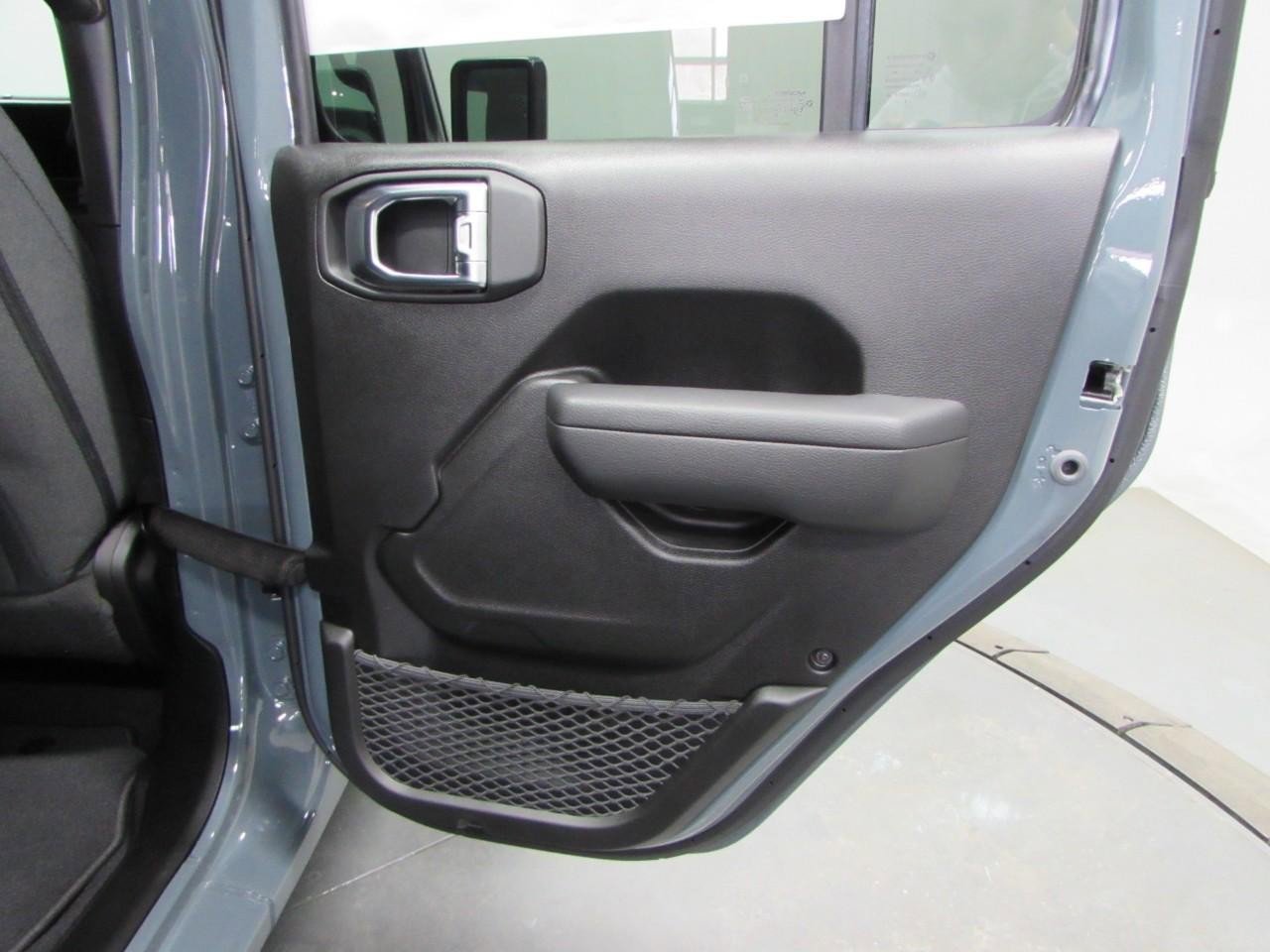 New 2026 Jeep Gladiator Sport AWD/4WD image 18