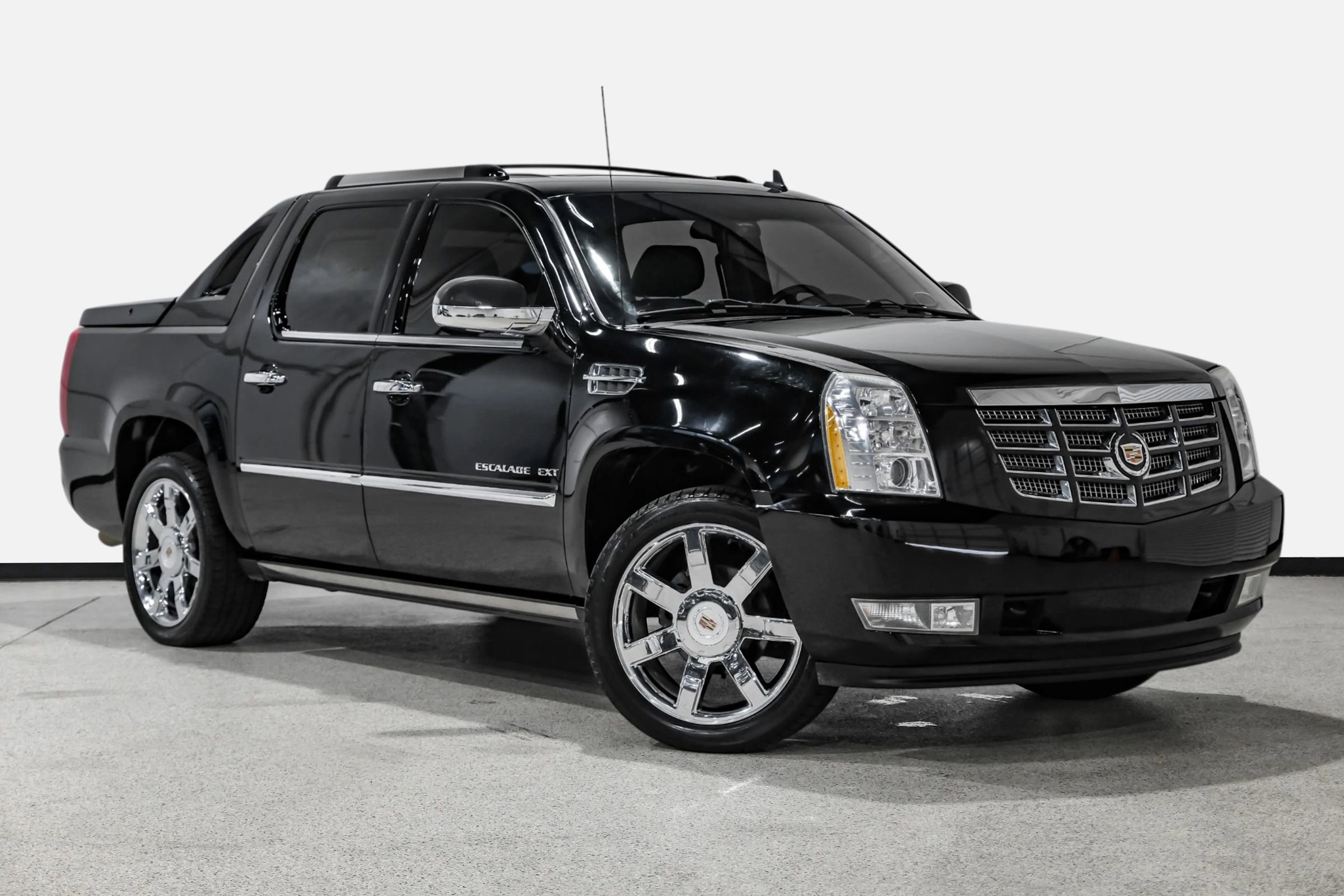 Used 2013 Cadillac Escalade EXT Premium AWD/4WD image 4