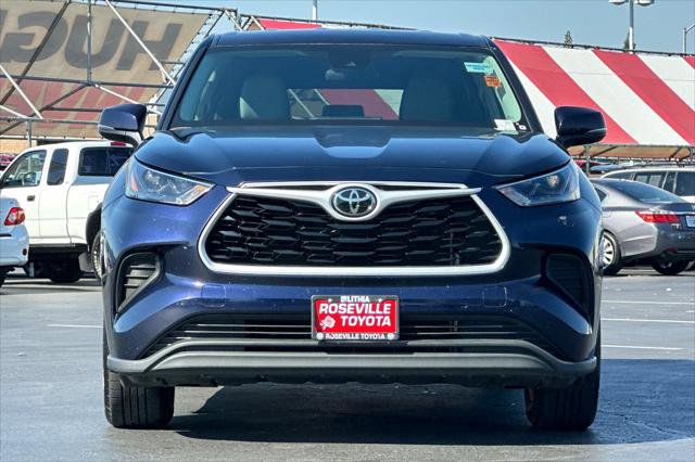Certified 2023 Toyota Highlander L image 10