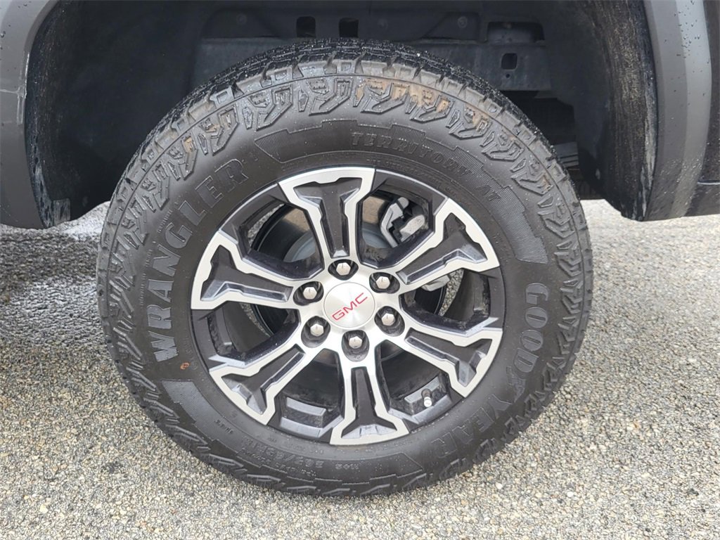 Used 2024 GMC Canyon AT4 w/ AT4 Premium Package image 30