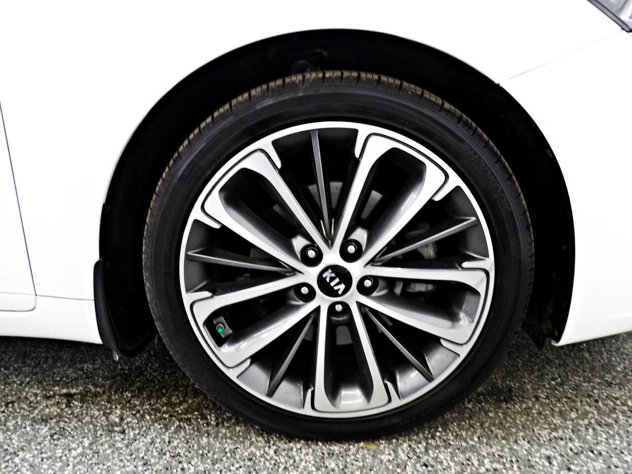 Used 2017 Kia Cadenza Technology FWD image 21