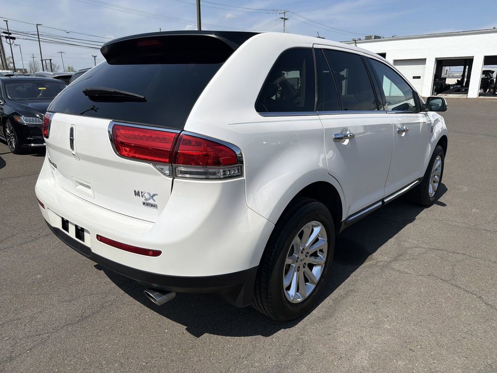 Used 2013 Lincoln MKX AWD image 5