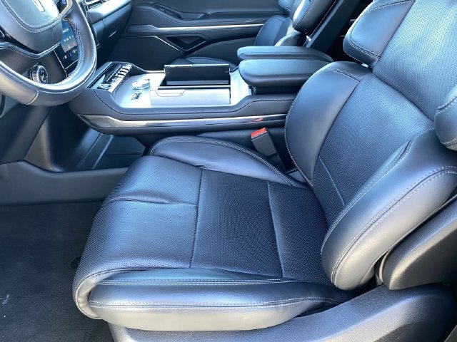 Used 2025 Lincoln Navigator L Reserve AWD/4WD image 20