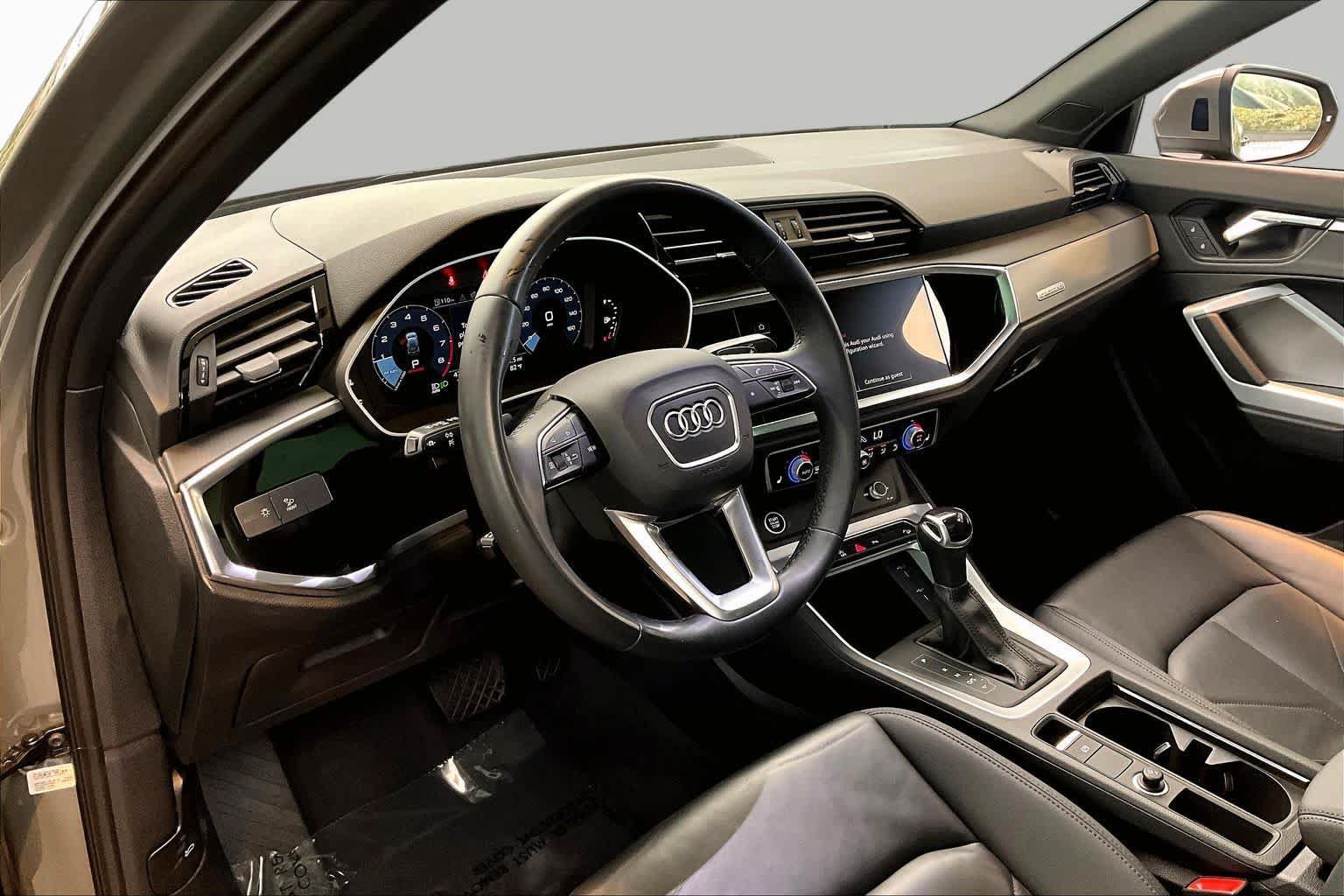Used 2023 Audi Q3 2.0T Premium w/ Convenience Package AWD/4WD image 18