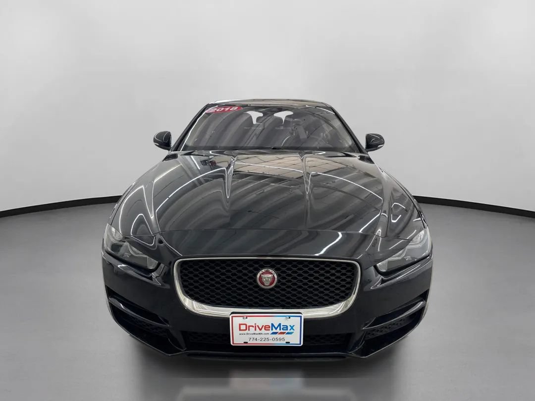 Used 2018 Jaguar XE Prestige AWD/4WD image 2