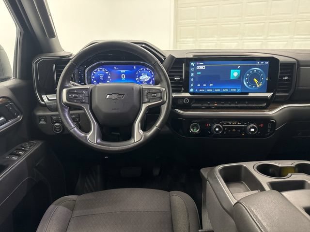 Used 2022 Chevrolet Silverado 1500 RST AWD/4WD image 23