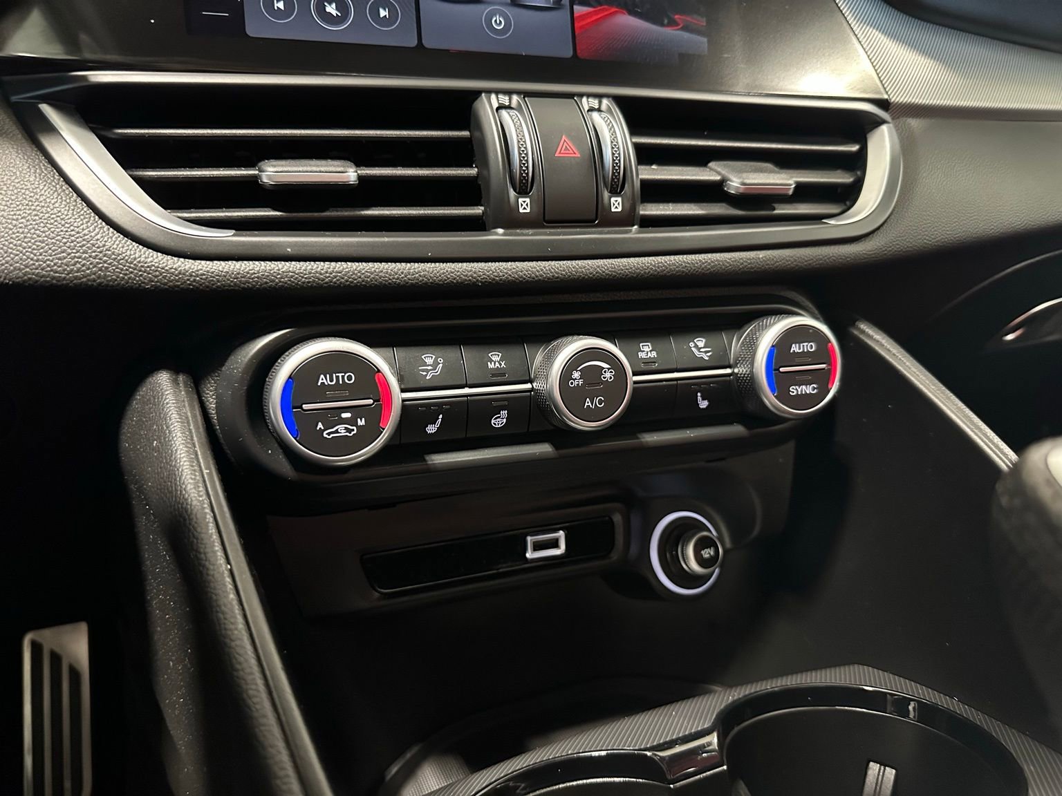 Used 2024 Alfa Romeo Giulia Veloce image 29