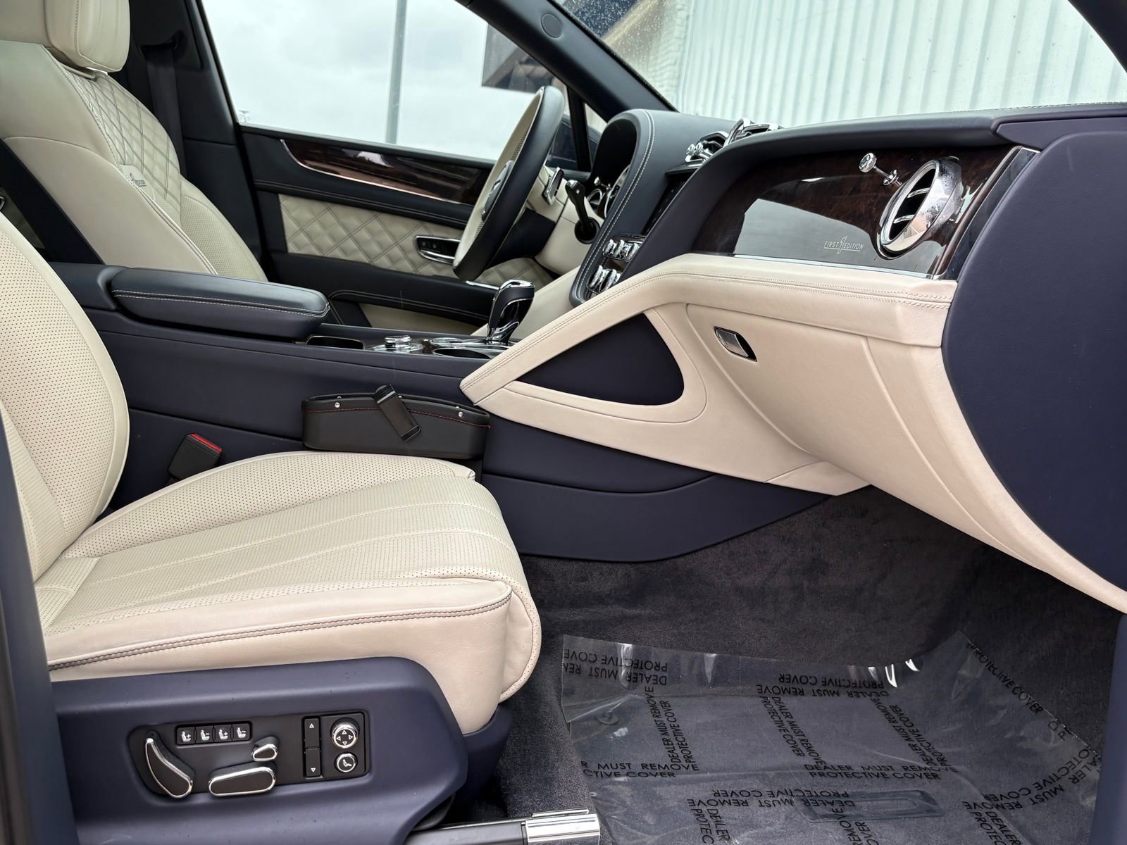 Used 2021 Bentley Bentayga AWD/4WD image 52