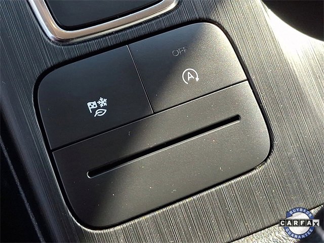 Used 2020 Ford Escape SE image 25