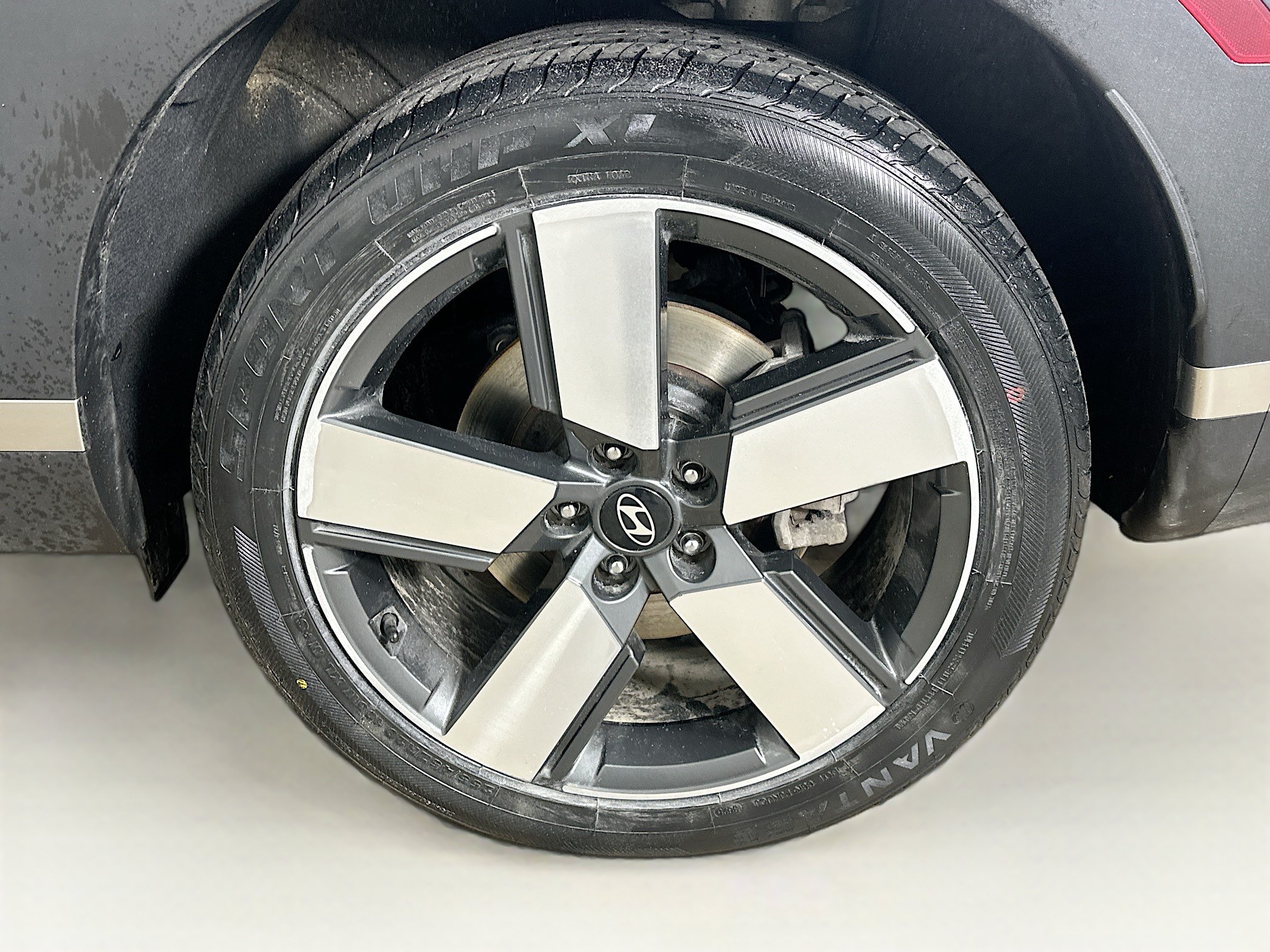 Used 2024 Hyundai Santa Fe Limited FWD image 11