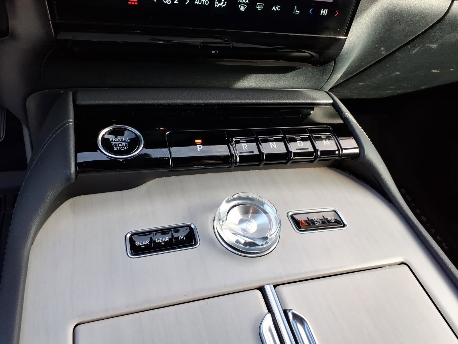 Used 2025 Lincoln Navigator Reserve w/ Jet Appearance Package image 19