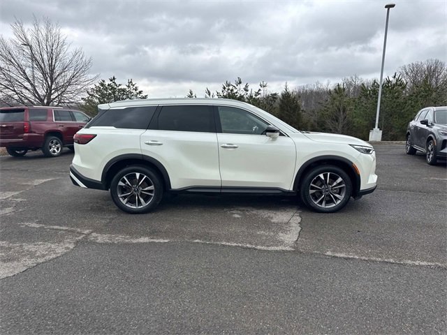 Used 2024 INFINITI QX60 Luxe image 3