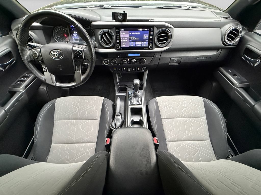 Used 2022 Toyota Tacoma TRD Off-Road w/ Technology Package AWD/4WD image 15