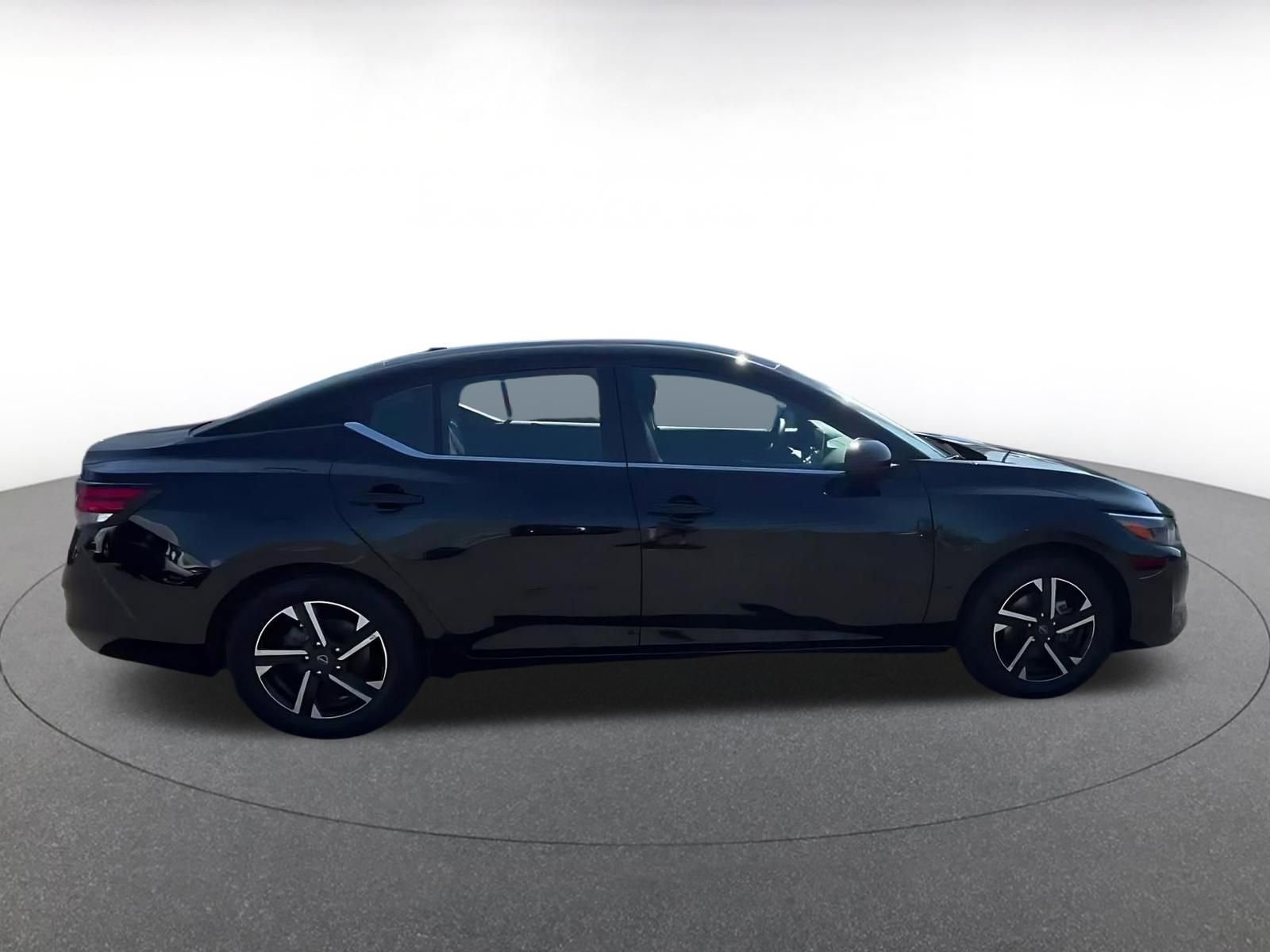 Used 2025 Nissan Sentra SV FWD image 16
