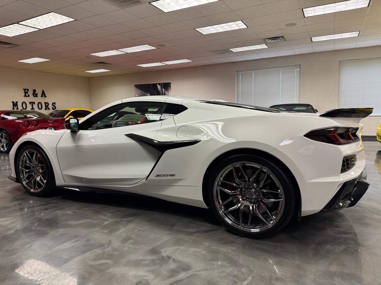 Used 2023 Chevrolet Corvette Z06 w/ Engine Appearance Package RWD image 18