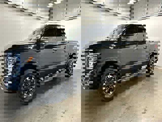 Used 2021 Nissan Titan PRO-4X w/ Pro-4x Convenience Package image 2