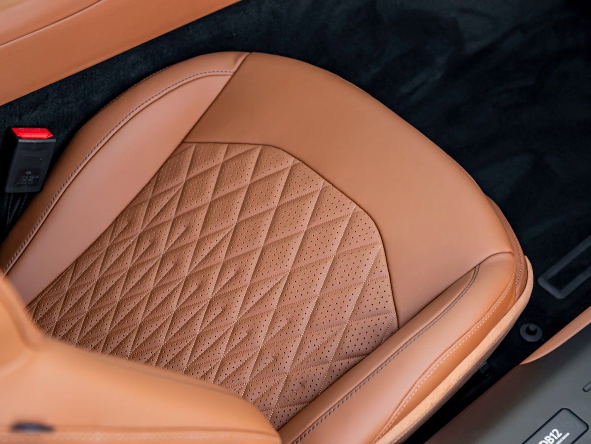 Used 2026 Aston Martin DB12 Coupe RWD image 22